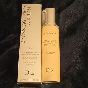 Dior Airflash spray foundation 202